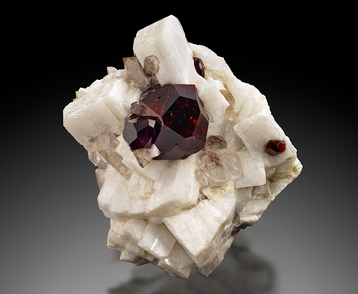 Fine garnet cheap